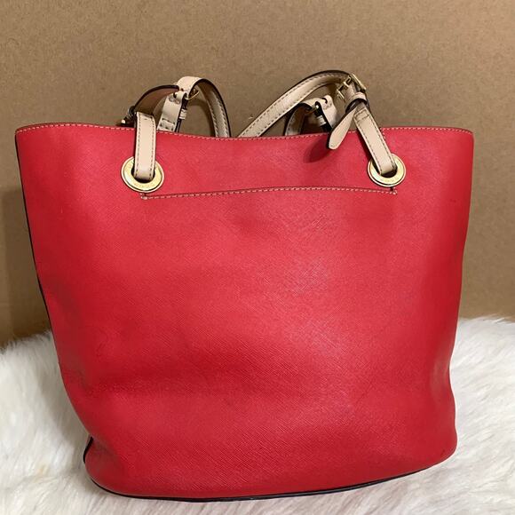 MICHAEL KORS Red Saffiano Leather Medium Size JET SET Tote - Picture 5 of 15